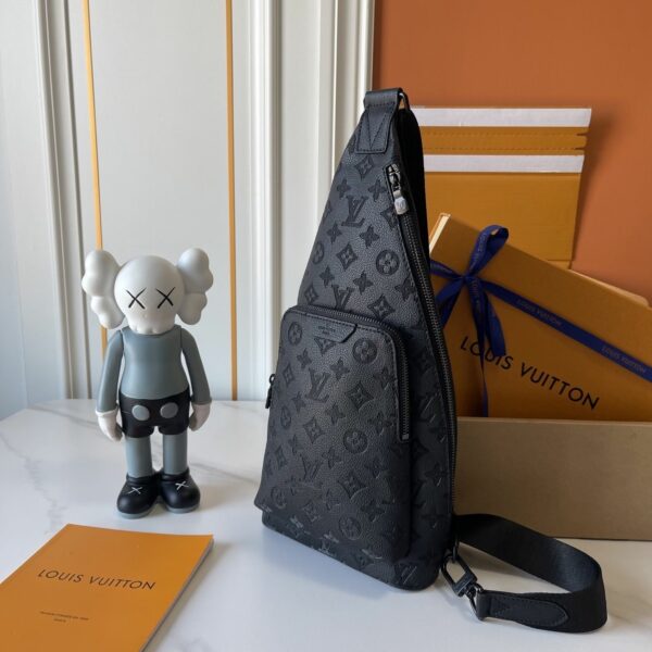 Chic Charm LV Handbag M26730-M30936 Chic Charm LV Handbag M26730-M30936