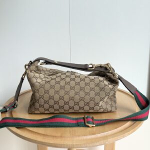 Luxury Gucci Handbag 853972 7 a65131cb