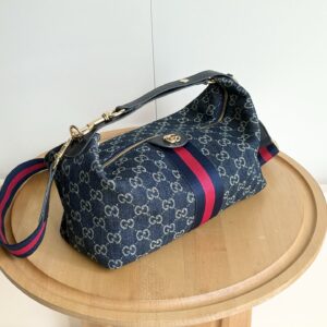 Luxury Gucci Handbag 853972 15 bef6970c