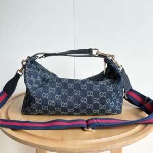 Luxury Gucci Handbag 853972 17 cfdb0641