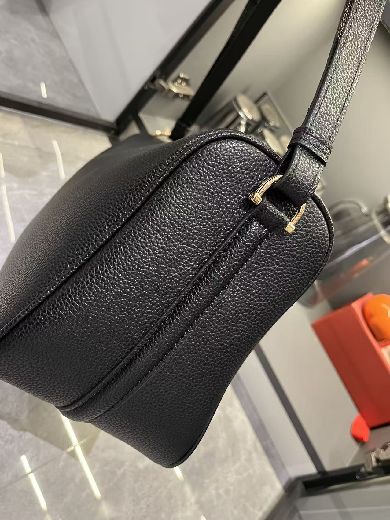 Luxury Gucci Handbag 862530 Luxury Gucci Handbag 862530