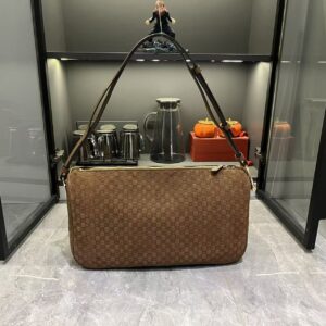 Luxury Gucci Handbag 862530 32 617b1f22
