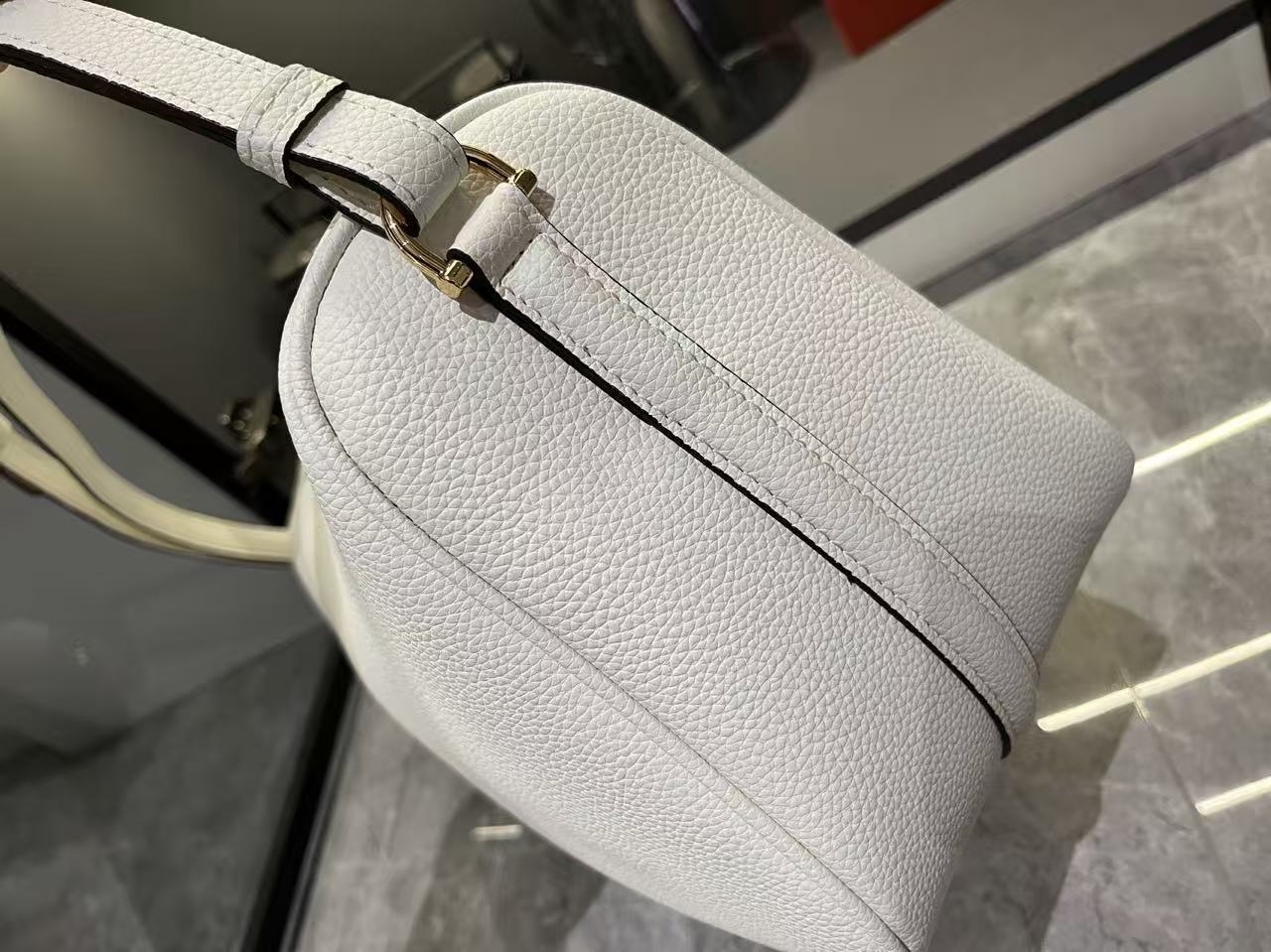 Luxury Gucci Handbag 862530 Luxury Gucci Handbag 862530