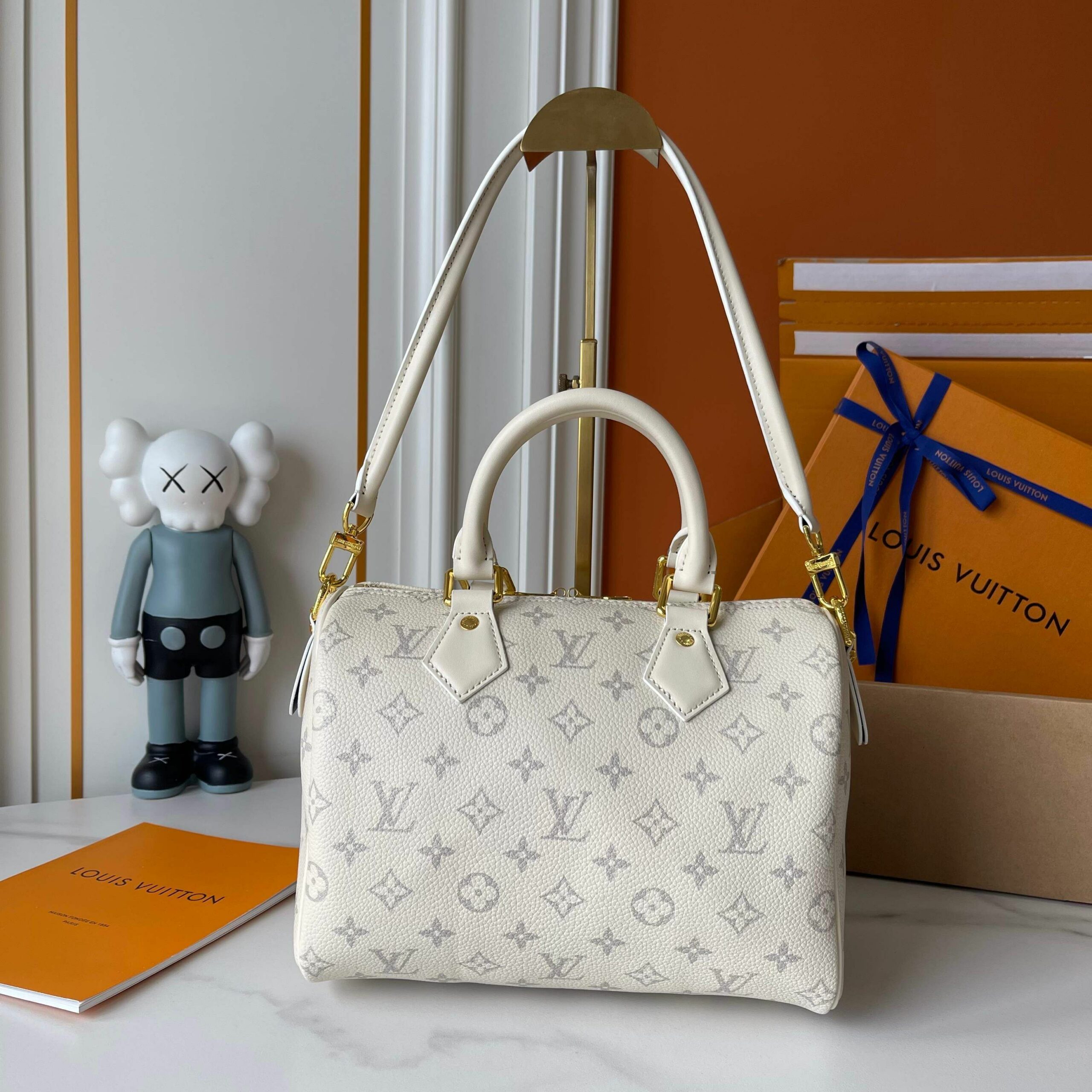 Luxury LV Handbag M26691-M17281 Luxury LV Handbag M26691-M17281