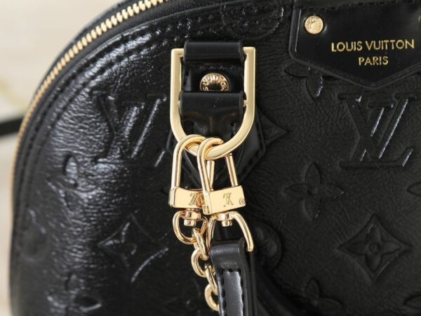 Chic Charm LV Handbag M26084-M27812