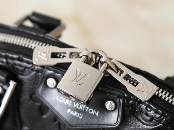 Chic Charm LV Handbag M26084-M27812