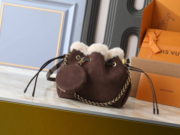 Chic Charm LV Handbag M11839-M57201