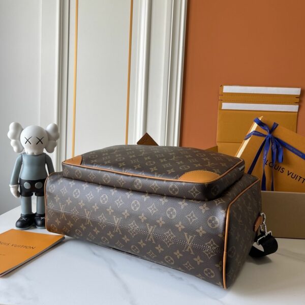 Chic Charm LV Handbag M11512