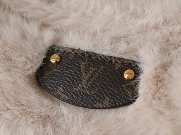 Chic Charm LV Handbag M15031-M82949