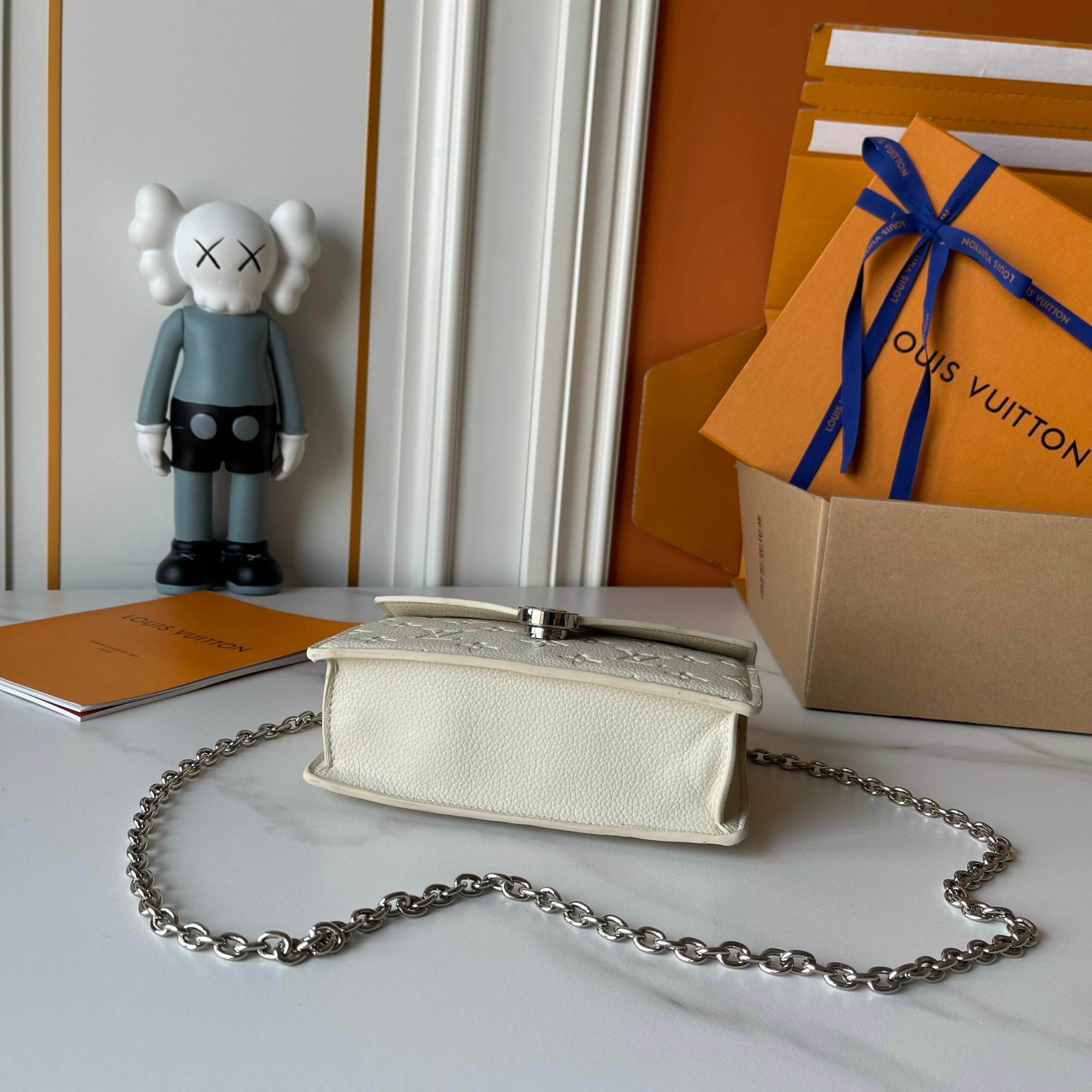 Luxury LV Handbag M13569-M13570-M25814 Luxury LV Handbag M13569-M13570-M25814