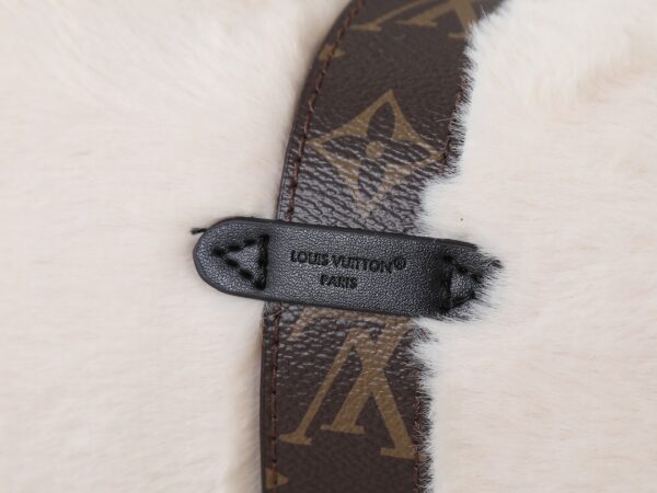 Chic Charm LV Handbag M26245-M26191 Chic Charm LV Handbag M26245-M26191