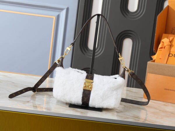 Chic Charm LV Handbag M26245-M26191 Chic Charm LV Handbag M26245-M26191