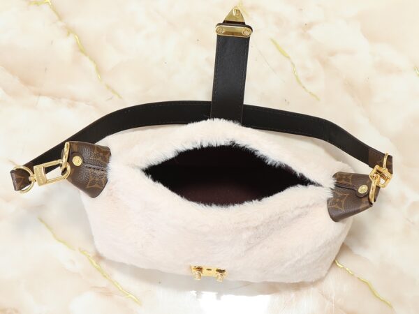 Chic Charm LV Handbag M26245-M26191 Chic Charm LV Handbag M26245-M26191