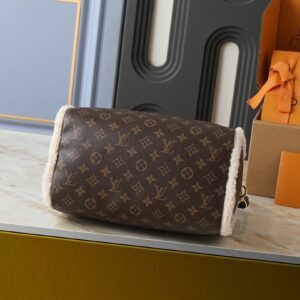 Luxury LV Handbag M26326-M40391