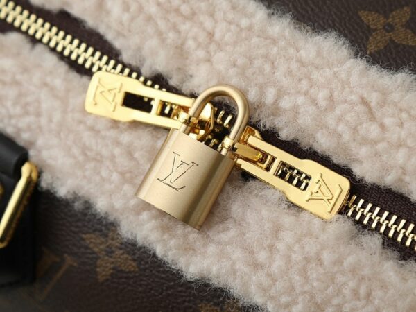 Chic Charm LV Handbag M26326-M40391 Chic Charm LV Handbag M26326-M40391