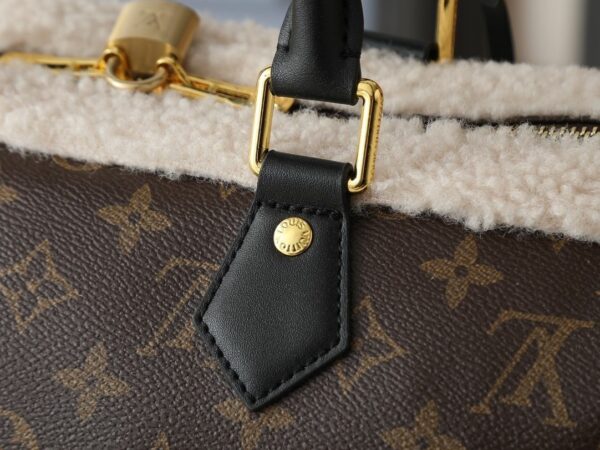 Chic Charm LV Handbag M26326-M40391 Chic Charm LV Handbag M26326-M40391