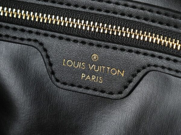 Chic Charm LV Handbag M26326-M40391 Chic Charm LV Handbag M26326-M40391