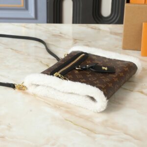 Luxury LV Handbag M26853