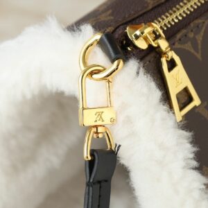 Luxury LV Handbag M26853 4 57faa139 result