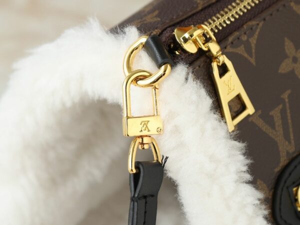Chic Charm LV Handbag M26853