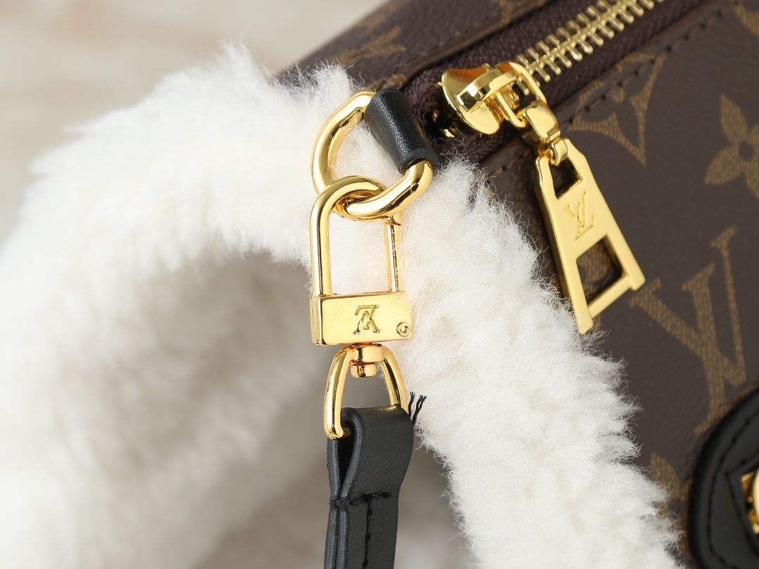 Luxury LV Handbag M26853 Luxury LV Handbag M26853