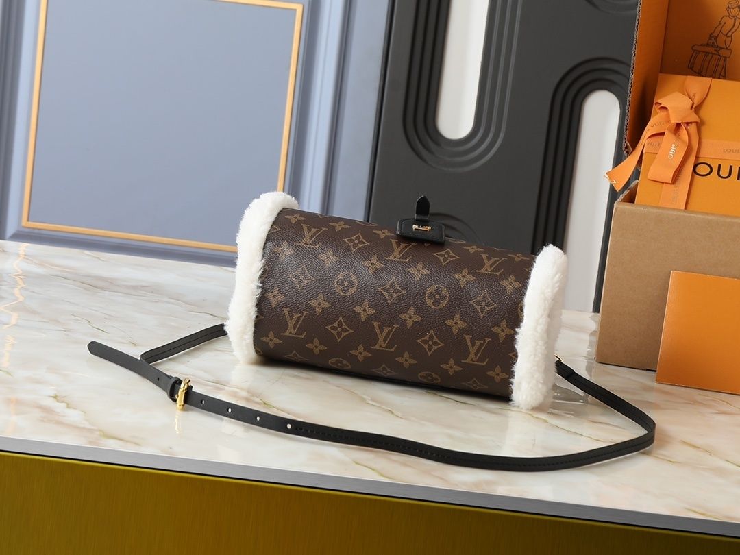 Luxury LV Handbag M26853 Luxury LV Handbag M26853