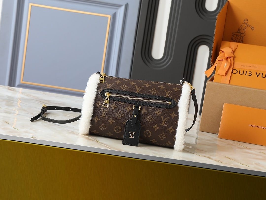 Luxury LV Handbag M26853 Luxury LV Handbag M26853