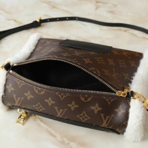 Luxury LV Handbag M26853 8 b2dde05c result
