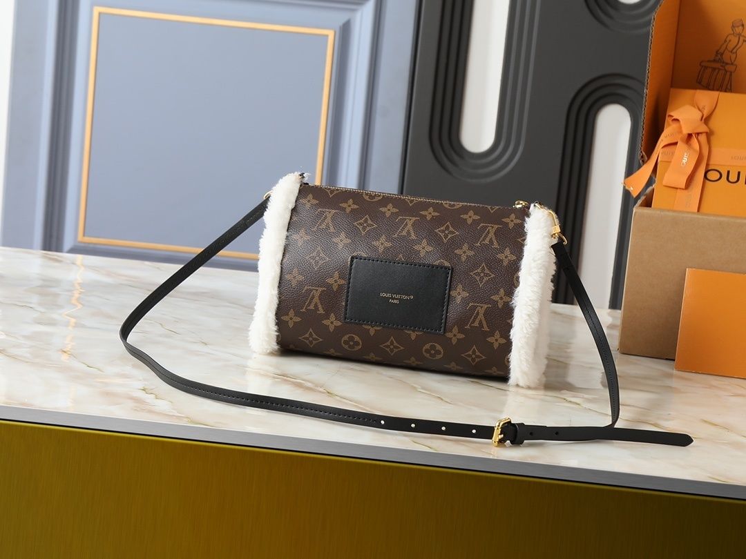 Luxury LV Handbag M26853 Luxury LV Handbag M26853