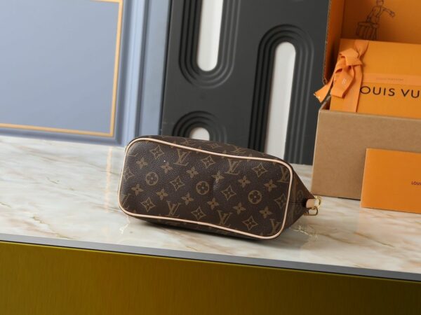 Chic Charm LV Handbag M26494-M26532 Chic Charm LV Handbag M26494-M26532