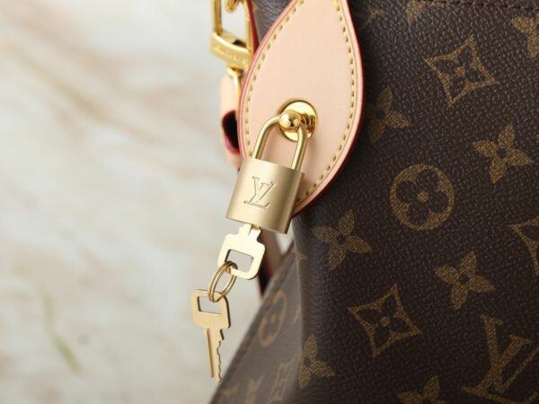 Chic Charm LV Handbag M26494-M26532 Chic Charm LV Handbag M26494-M26532