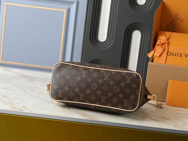 Chic Charm LV Handbag M26494-M26532 Chic Charm LV Handbag M26494-M26532