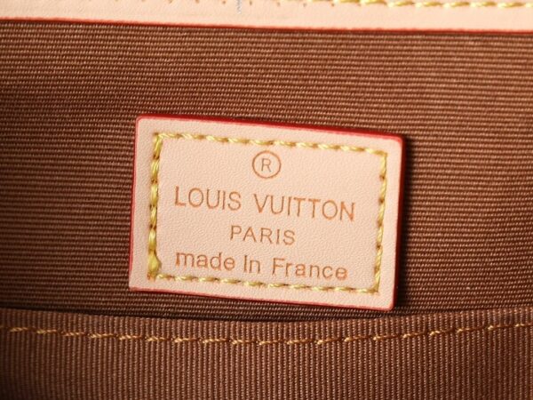 Chic Charm LV Handbag M46932