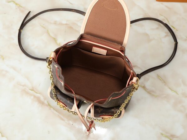 Chic Charm LV Handbag M46932