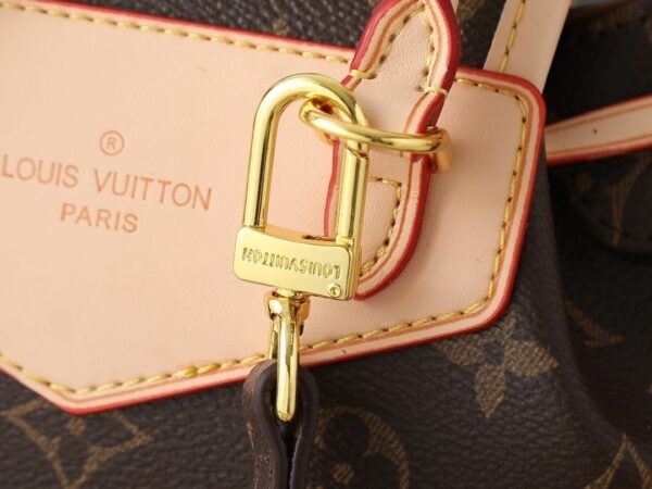 Chic Charm LV Handbag M46932