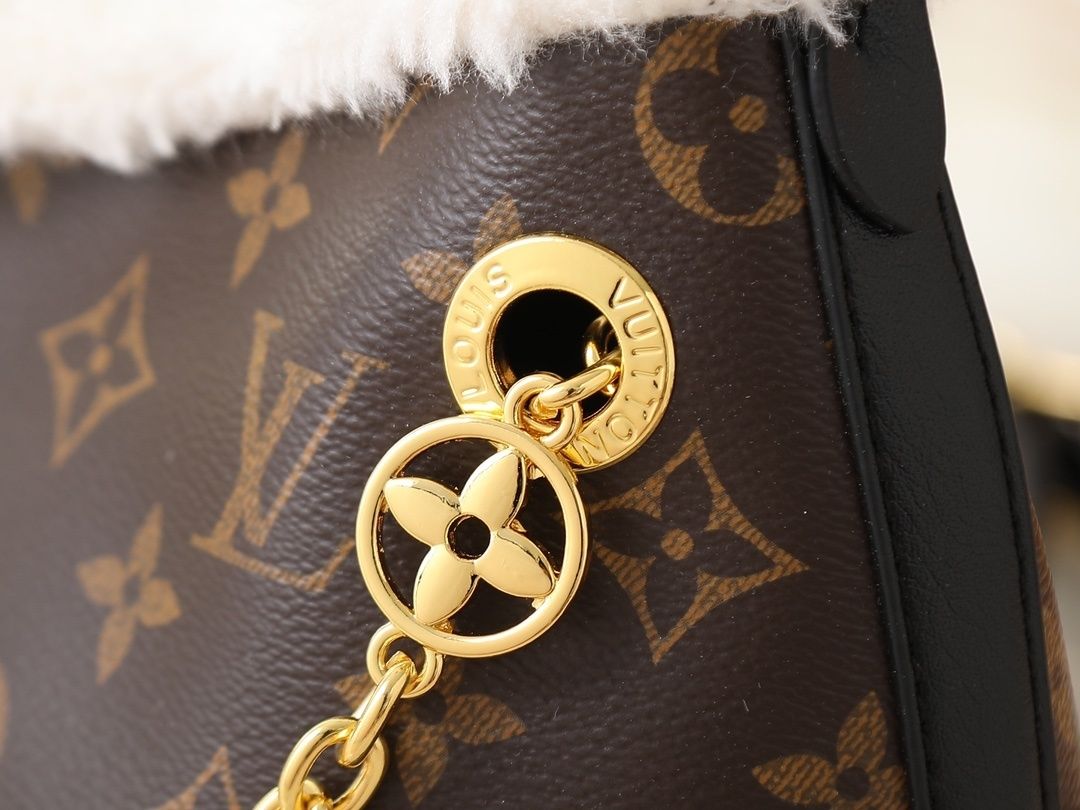 Luxury LV Handbag M26568-M13014-M12888 Luxury LV Handbag M26568-M13014-M12888