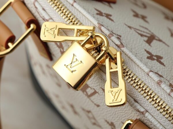 Chic Charm LV Handbag M46921-M53152 Chic Charm LV Handbag M46921-M53152