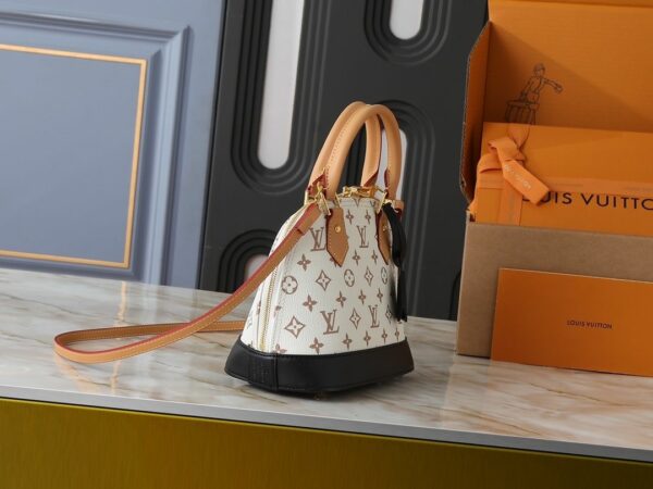 Chic Charm LV Handbag M46921-M53152 Chic Charm LV Handbag M46921-M53152