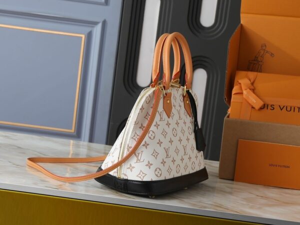 Chic Charm LV Handbag M46921-M53152 Chic Charm LV Handbag M46921-M53152