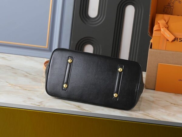 Chic Charm LV Handbag M46921-M53152 Chic Charm LV Handbag M46921-M53152