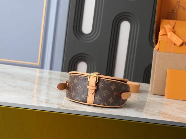Chic Charm LV Handbag M44860