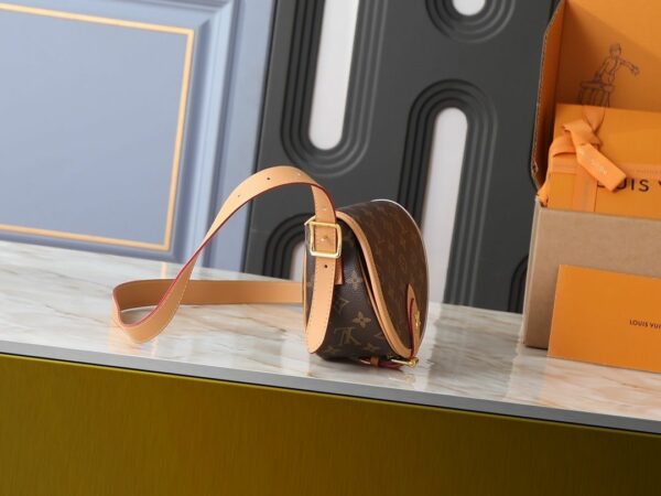 Chic Charm LV Handbag M44860