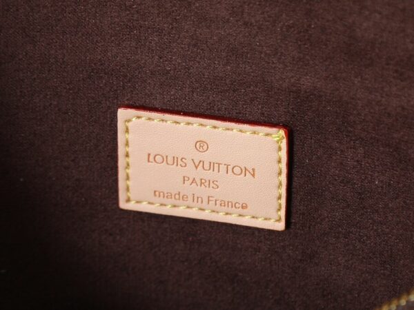 Chic Charm LV Handbag M27900