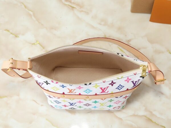 Chic Charm LV Handbag M27900