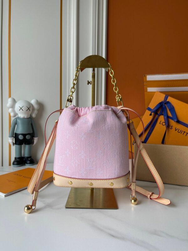Chic Charm LV Handbag M83043