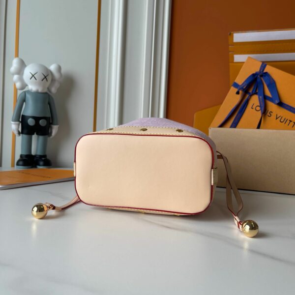 Chic Charm LV Handbag M83043