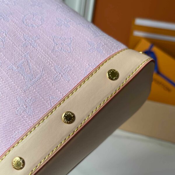 Chic Charm LV Handbag M83043