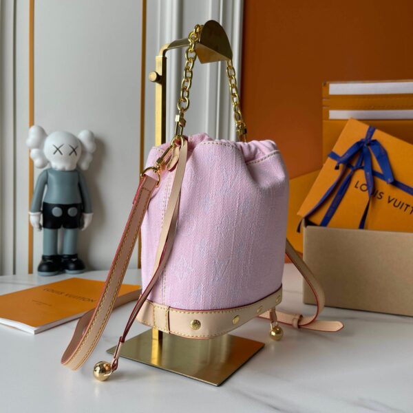 Chic Charm LV Handbag M83043