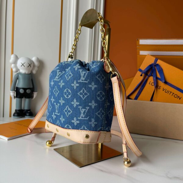 Chic Charm LV Handbag M83043