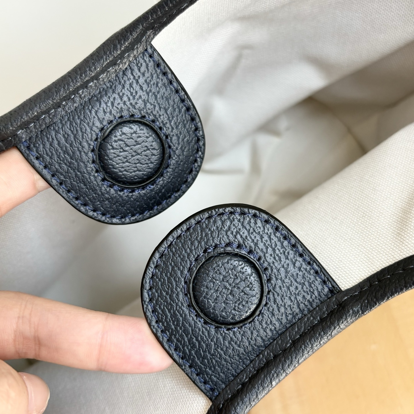 Luxury Gucci Handbag 860845 Luxury Gucci Handbag 860845